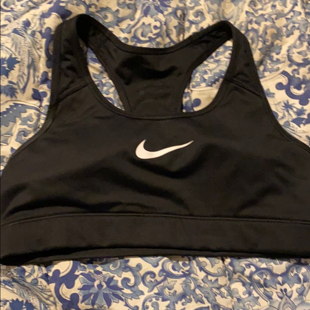 Black Nike sports bra